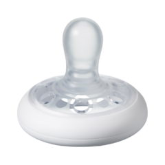 Tommee Tippee nyugtató cumi CTN anyamell formájú színes 6-18 hó 2 db