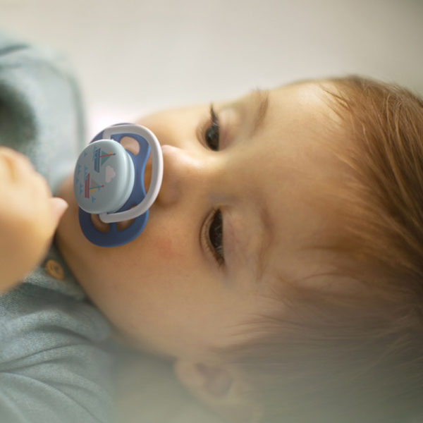 Avent játszócumi ultra air 6-18hó fiú Text 2db
