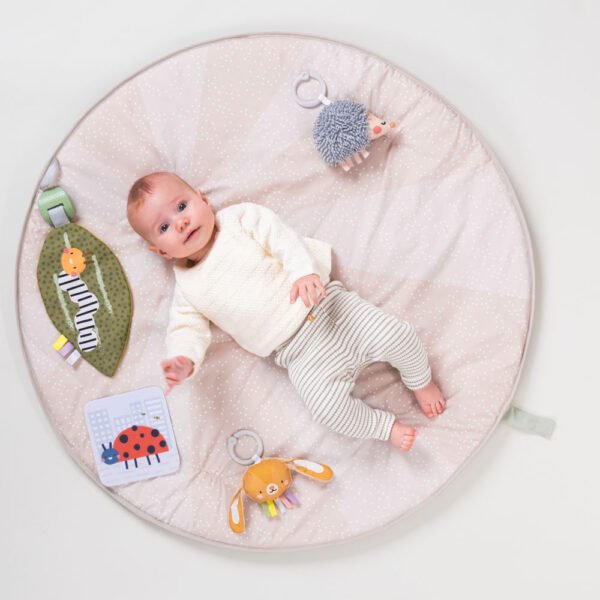 Taf Toys játszószőnyeg játékhíddal Tummy-time activity gym