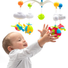 Baby Mix zenélő-forgó projektoros távirányítóval Repülő és helikopter